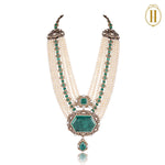 The-Vintage-Voyage-Royal-Vintage-Pearl-Necklace-with-179-carat-Natural-Emerald-4