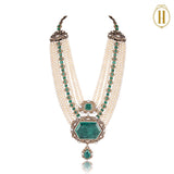 The-Vintage-Voyage-Royal-Vintage-Pearl-Necklace-with-179-carat-Natural-Emerald-4