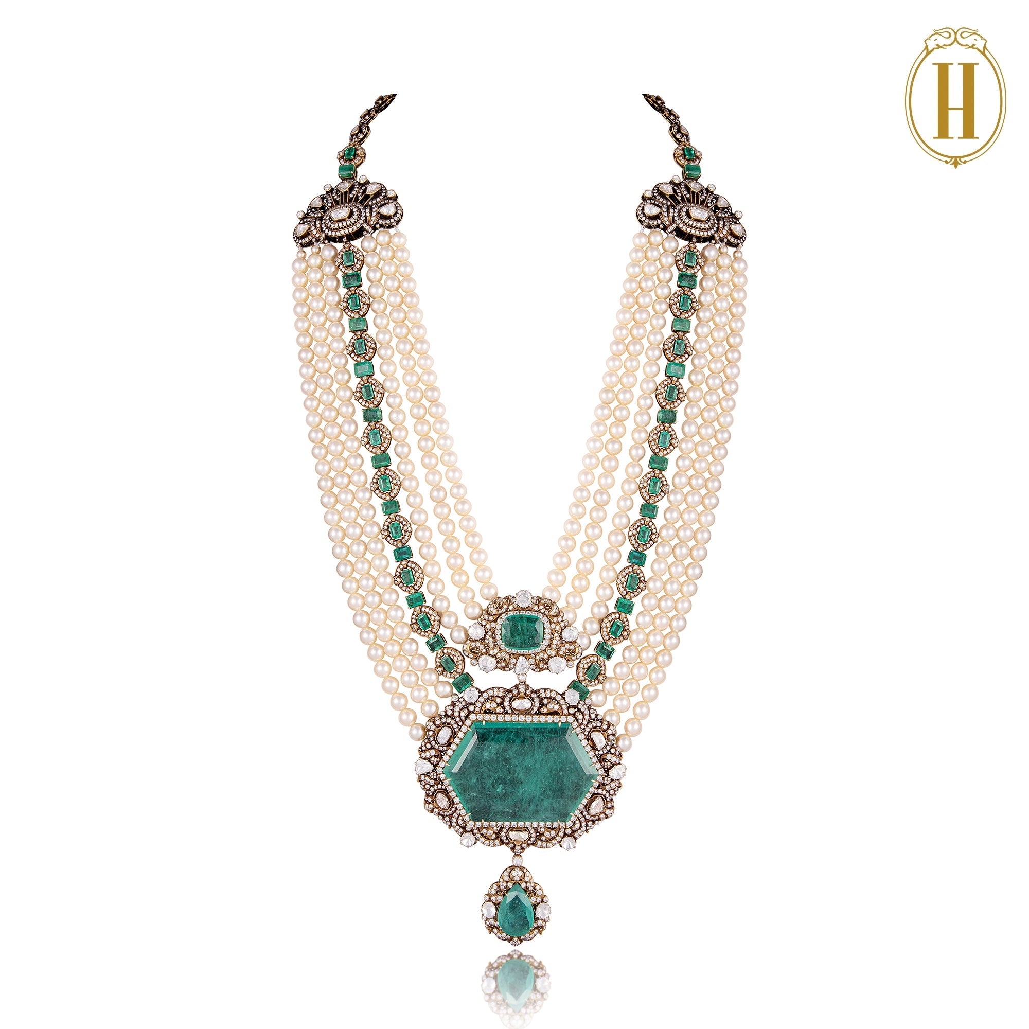 The-Vintage-Voyage-Royal-Vintage-Pearl-Necklace-with-179-carat-Natural-Emerald-4