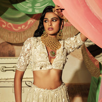 The-Vintage-Voyage-Vintage-Voyage--Handcrafted-Bridal-Gold-Set-1